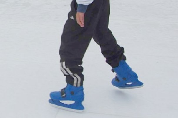 Se inaugurează patinoarul de la City Park Mall